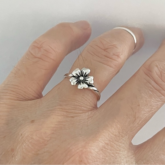 Jewelry - Sterling Silver 5 Heart Patels Flower Ring, Silver Rings, Flowers, Floral Ring